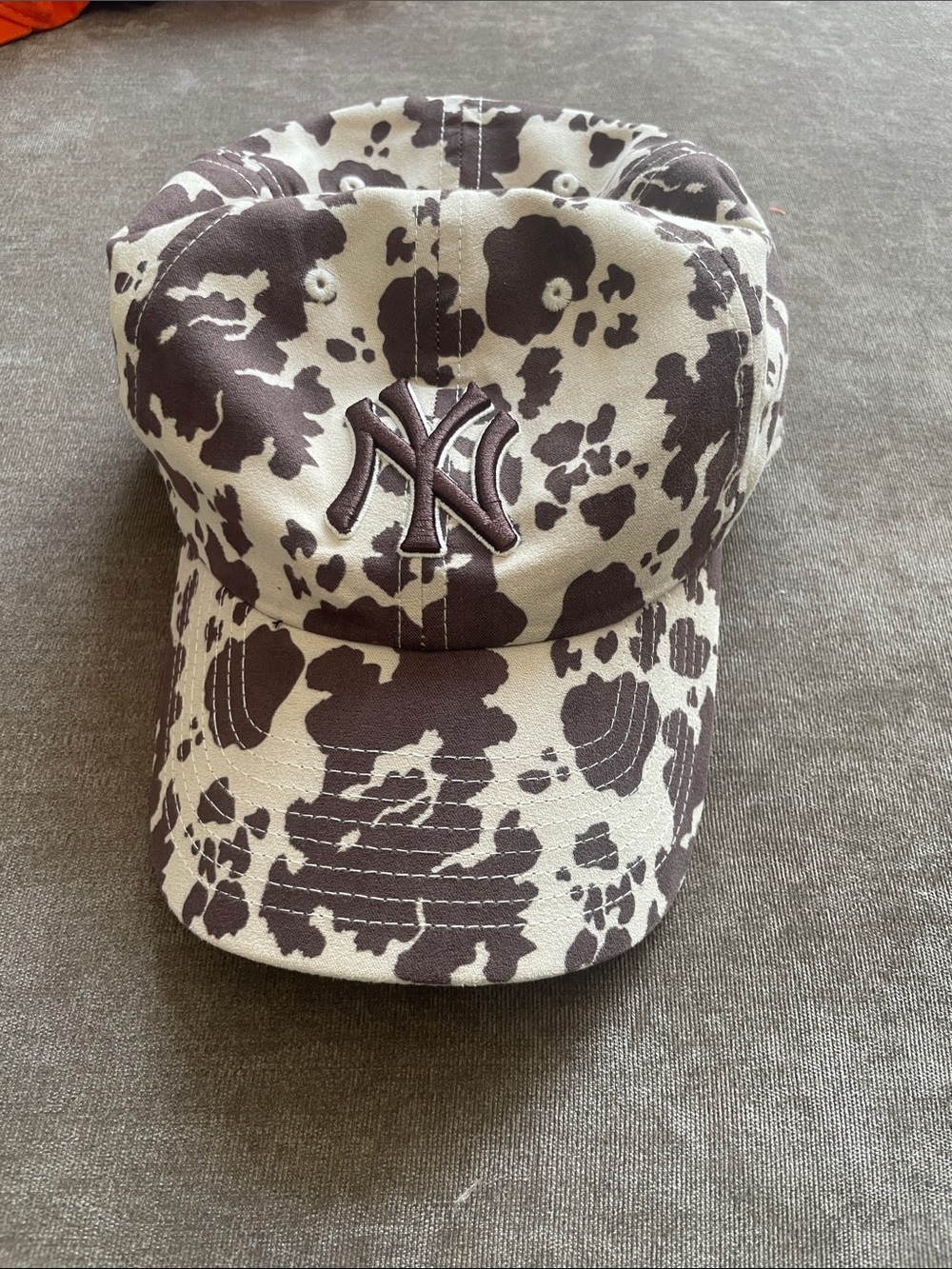 New York Yankees x Urban Outfitters cow print hat